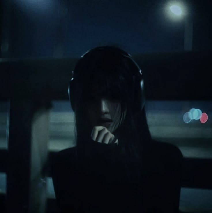 ✴︎ redda ⊹ lancey foux - "Containment"